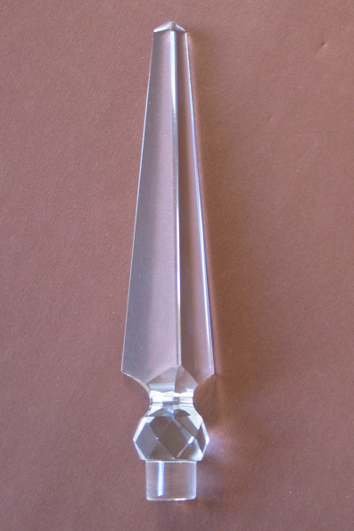 allseits geschliffener Kristall Glas Obelisk 125mm