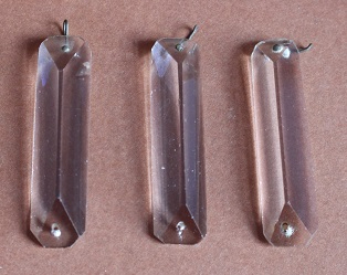 3 Stück alter Kristall Lüster Behang Dreieck Prisma lang 59mm / 60mm