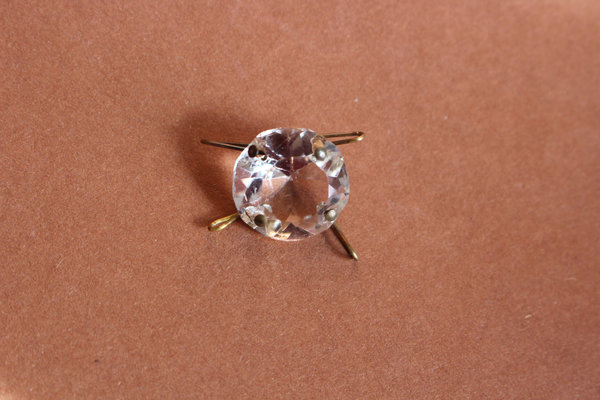 4-Loch facettiertes Kristall Glas Oktagon rund 18mm - 19. Jahrhundert