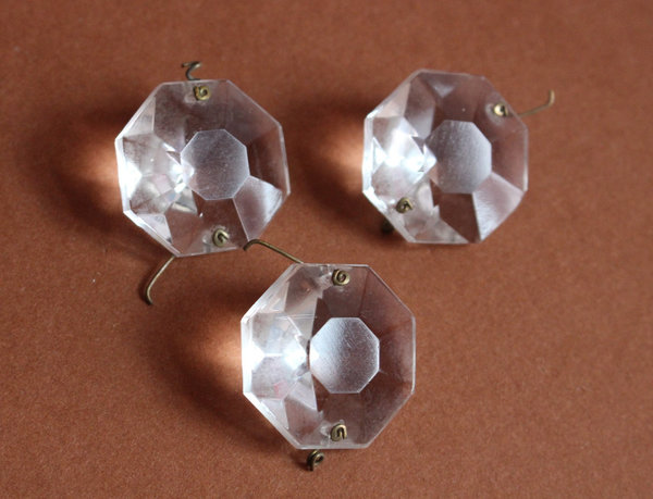 3 Stück alte Kristall Glas Koppe / Oktagon 28mm 2-Loch