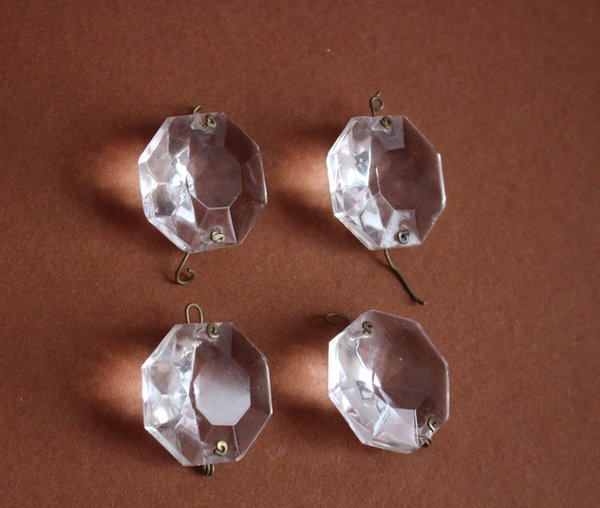 4 Stück alte Kristall Glas Koppe / Oktagon 25mm x 25mm 2-Loch